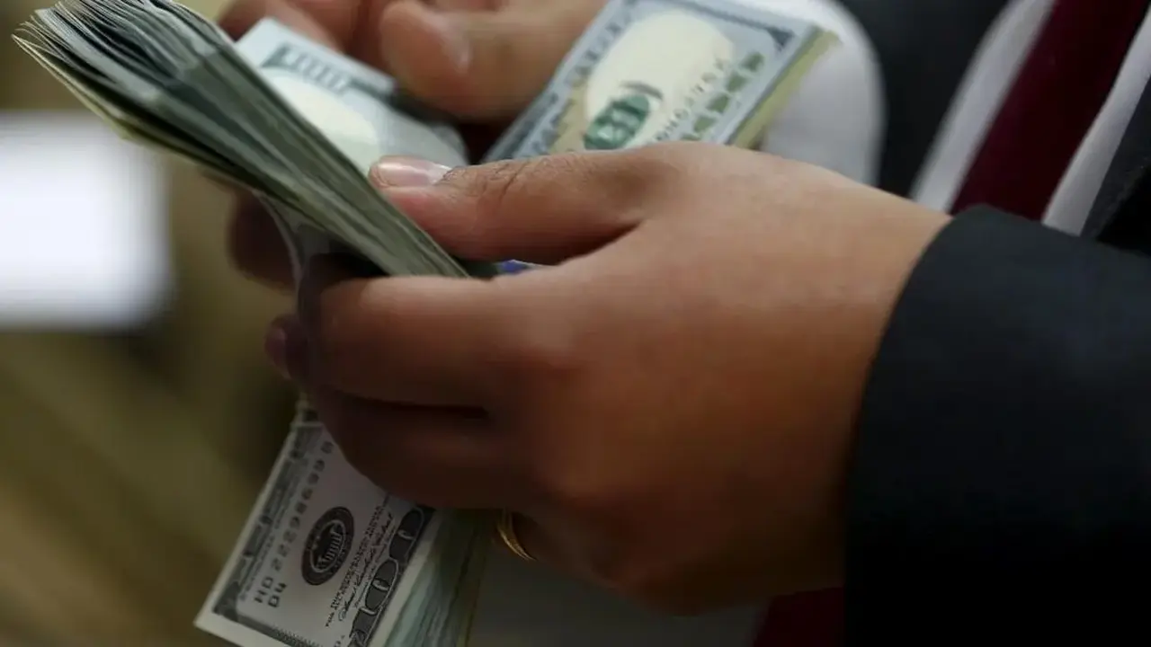 ارتفاع محدود في سعر صرف الدولار مقابل الدينار العراقي اليوم